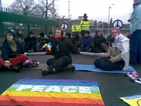 Big Blockade 2010 © Ofog direktaktion for Fred via Flickr Aldermaston Big Blockade 2010